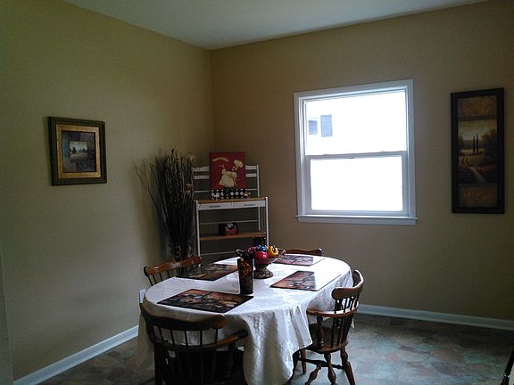 5th image of 727 Pleasant Dr