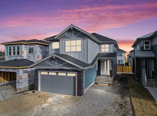267 E Kinniburgh Loop, Chestermere, AB T1X 0T9
