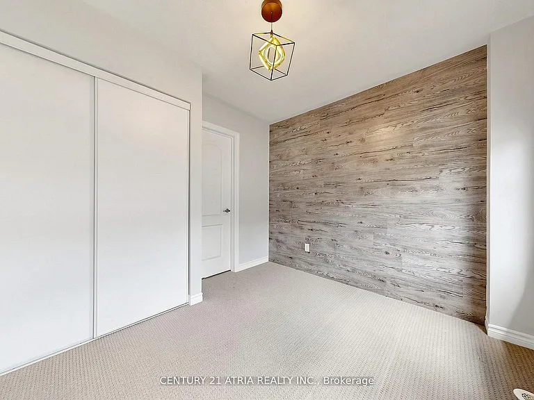 79 Boadway Cres — Photo 8