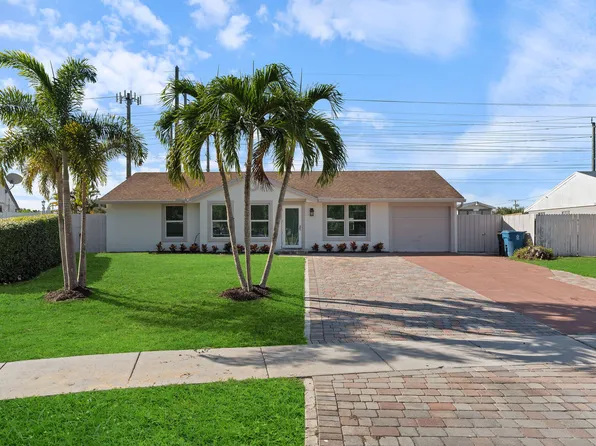 1104 Grandview Circle, Royal Palm Beach, FL 33411