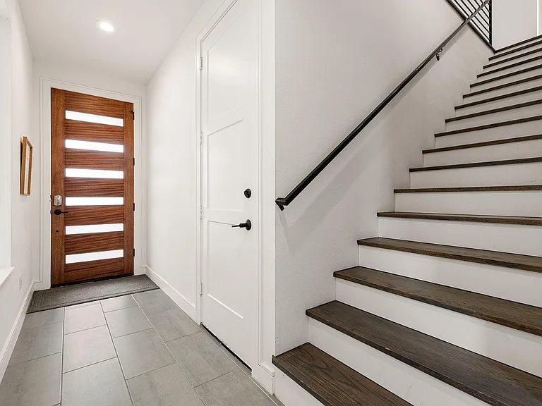 5830 Winsome Ln — Photo 7