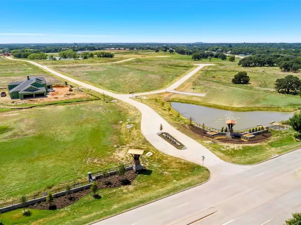 1326 Clydesdale Rd, Bartonville, TX 76226