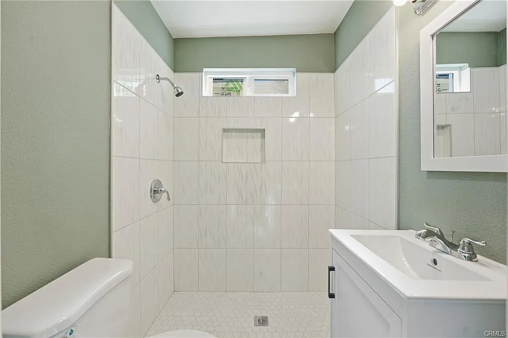 4 bed, 1196 sqft, $800 — Photo 1