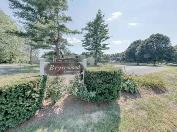 609 Twin Circle Drive #609, South Windsor, CT 06074