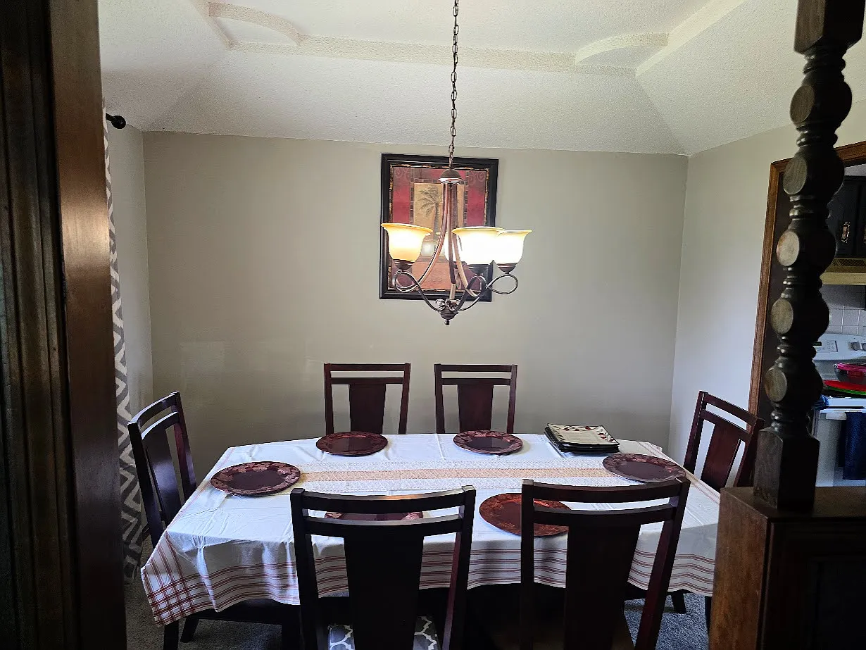 2 bed, 1960 sqft, $850 — Photo 4