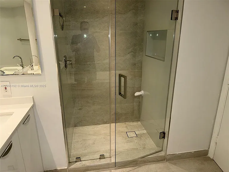 1000 W Island Blvd #2412 — Photo 24