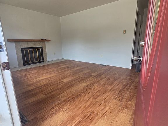 5th image of 500 E Simpson St APT A