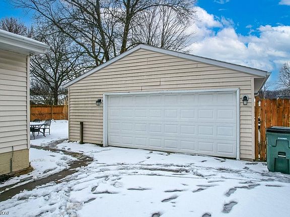 4th image of 2363 Elizabeth Dr