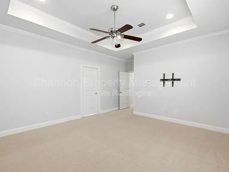 8239 Cambridge St — Photo 15