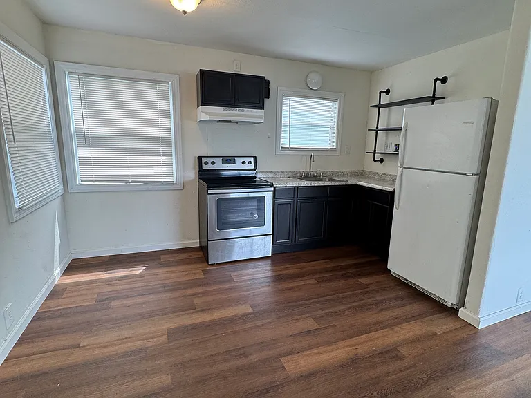 14511 Lakeshore Dr #3 — Photo 3