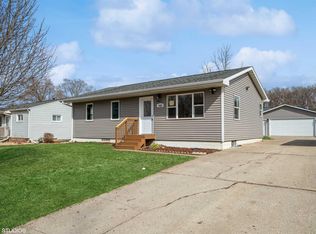 1522 Longfellow Ave, Waterloo, IA 50703
