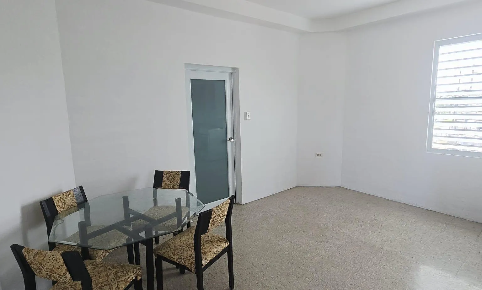 1 bed, 1.0 bath, 800 sqft, $650 — Photo 4