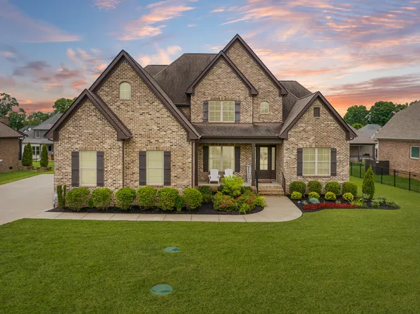 7045 Silver Fox St, Smyrna, TN 37167
