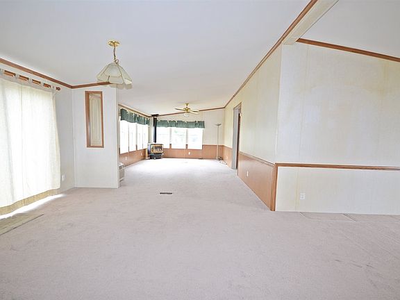 5th image of 1615 Darwin Ave