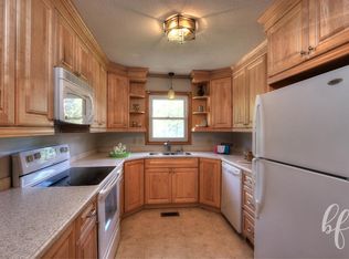 5573 Oakcrest Rd, Sumter, SC 29154