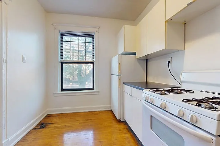 Greenwood 5201 — Photo 52