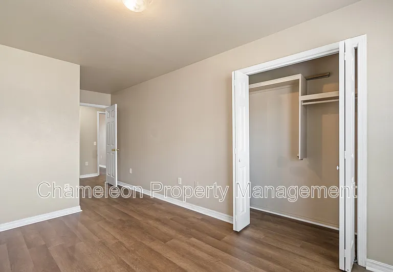 2910 Dawn Ct #C — Photo 16