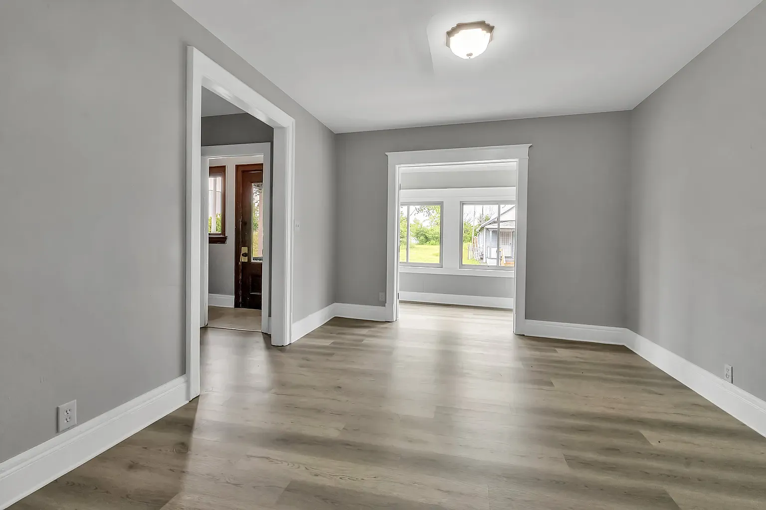 2 bed, 1000 sqft, $645 — Photo 3