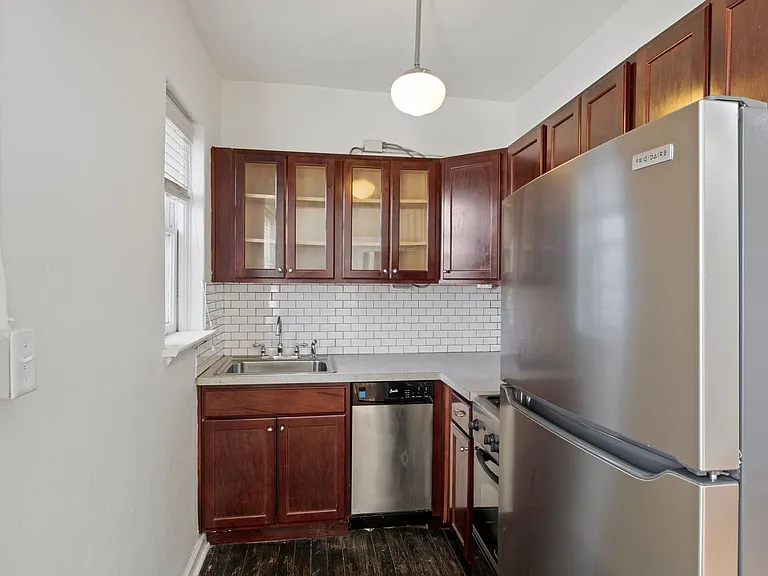 Butler Place Apartments — Photo 19
