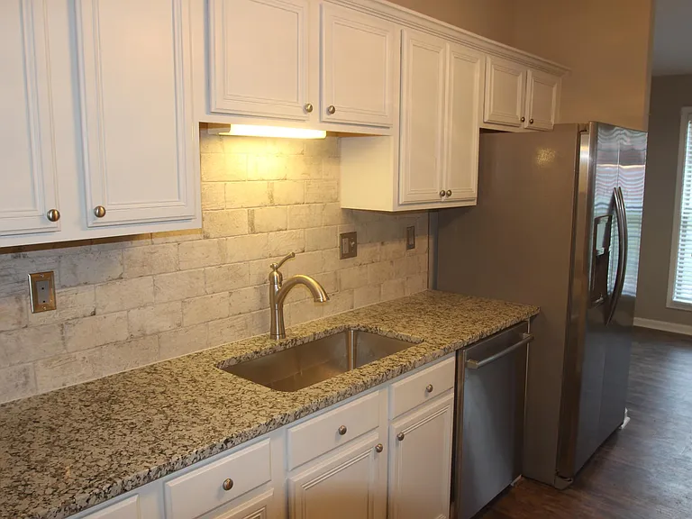 436 Skyview Ln — Photo 7