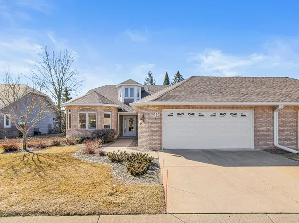 5692 Dunlap Ave N, Saint Paul, MN 55126