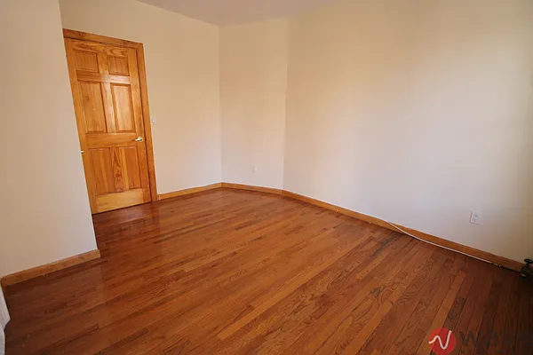 Rented by Wave Real Estate Group | media 28