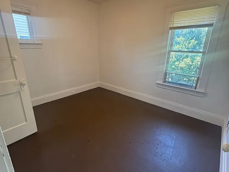 12327 Phillips Ave — Photo 9