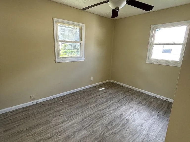 228 Arcadia Dr — Photo 8