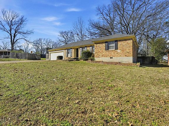 4th image of 3195 Beauchamp Dr