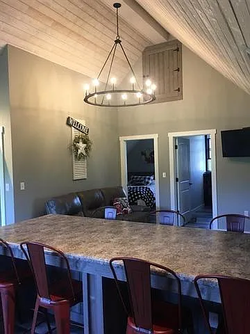 1090 Lakes Region Rd — Photo 6