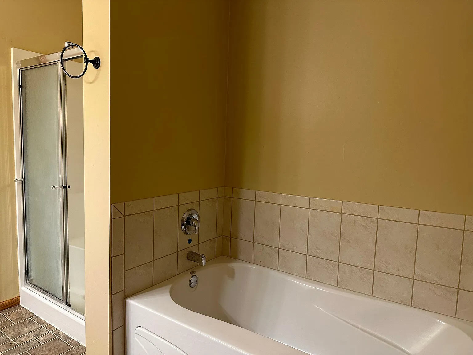 3 bed, 2.5 bath, 1952 sqft, $2,300 — Photo 3
