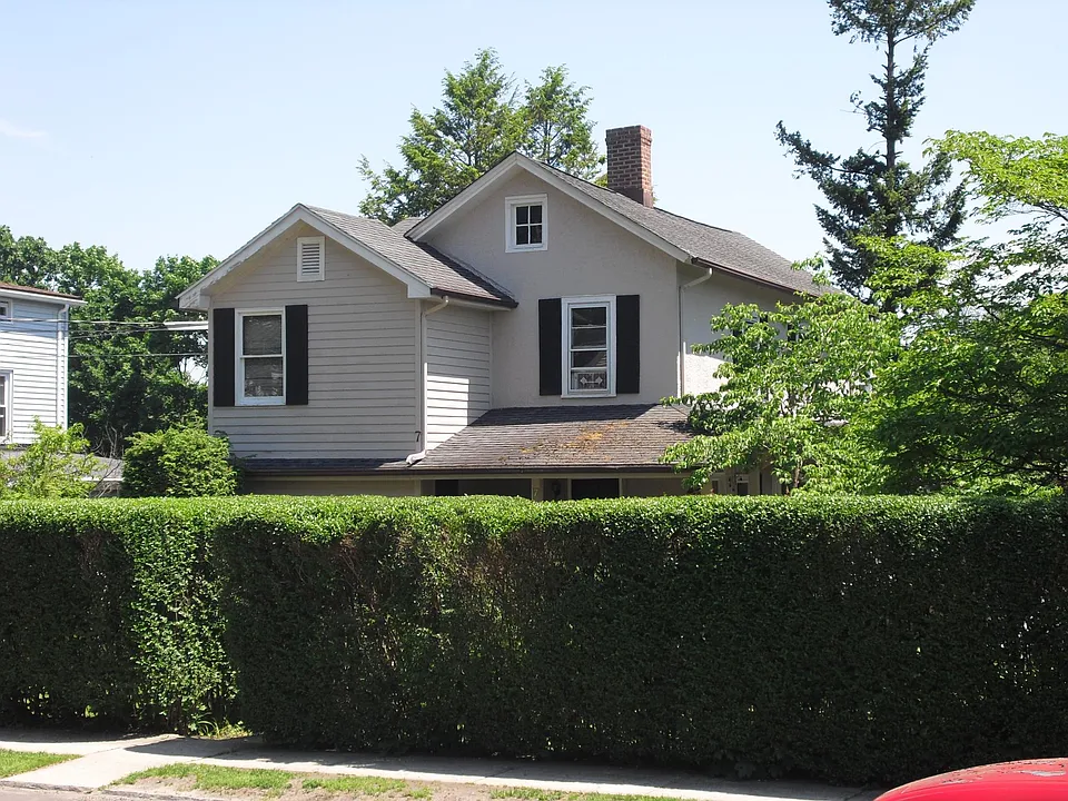 7 Division St #B