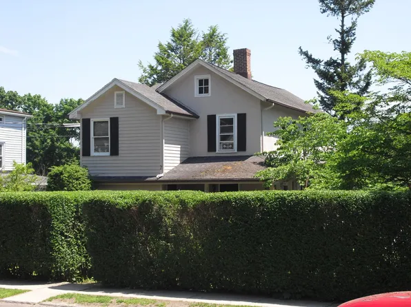 7 Division St #B, Danbury, CT 06810