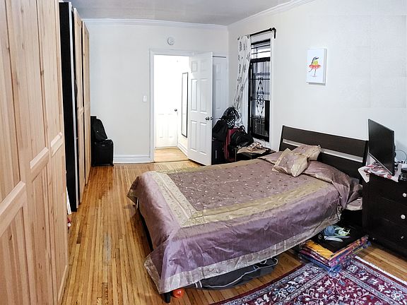 5th image of 3505 72nd St APT 1A