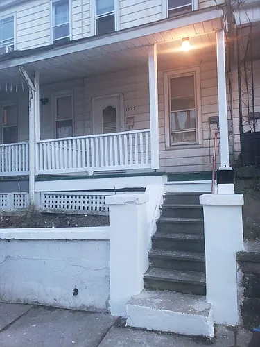 1323 W Norwegian St Photo 1