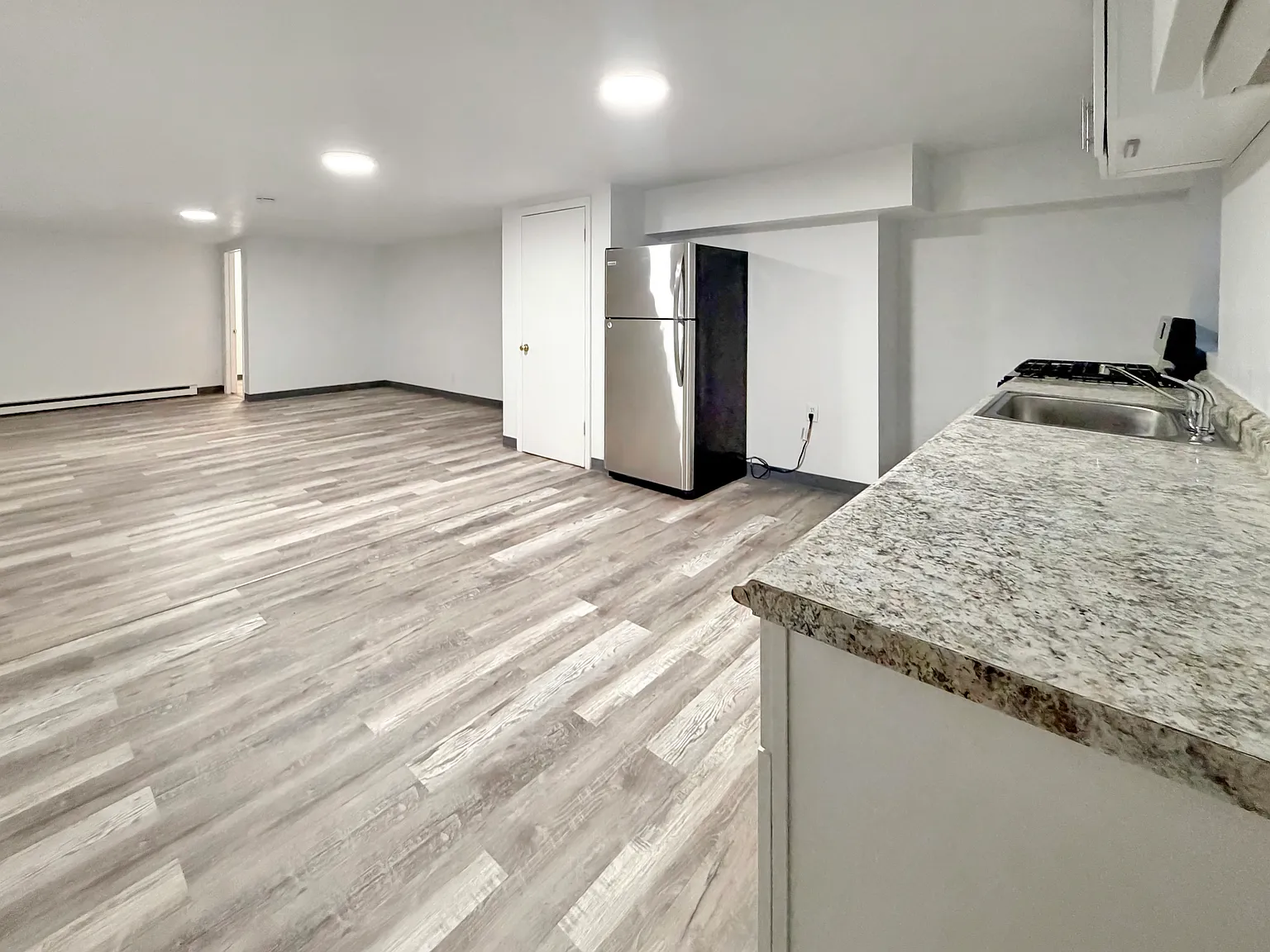 Studio, 685 sqft, $2,400 — Photo 3