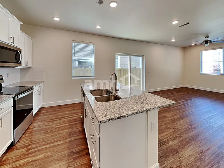 33023 Lookout Ln — Photo 4