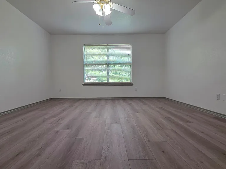 room 2 pic 2