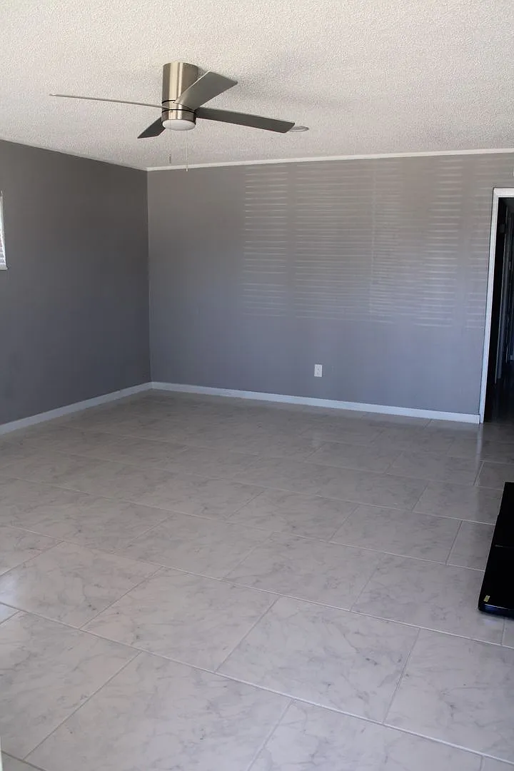 Building Photo - 1507 Dennis Cir