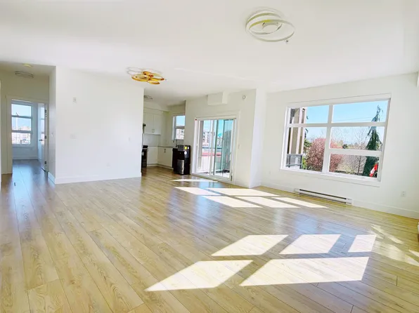 22577 Royal Cres #303, Maple Ridge, BC V2X 2M2