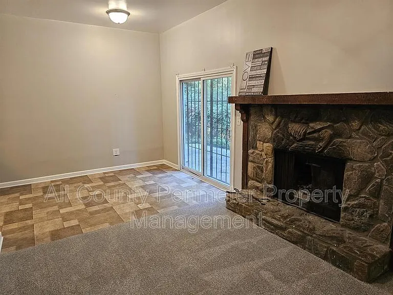 165 Park Ridge Ct — Photo 3