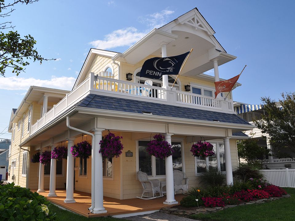 1st image of 2716 Wesley Ave
