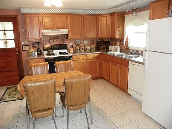 5th image of 526 John Edward Ln
