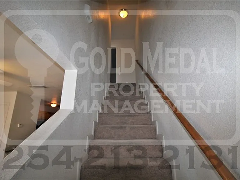 1103 Lansberry Ct — Photo 9