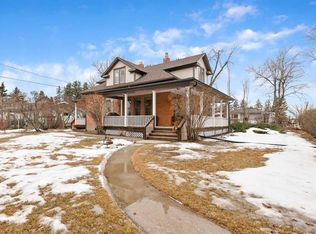 725 N Macleod Trl SW, High River, AB T1V1B8