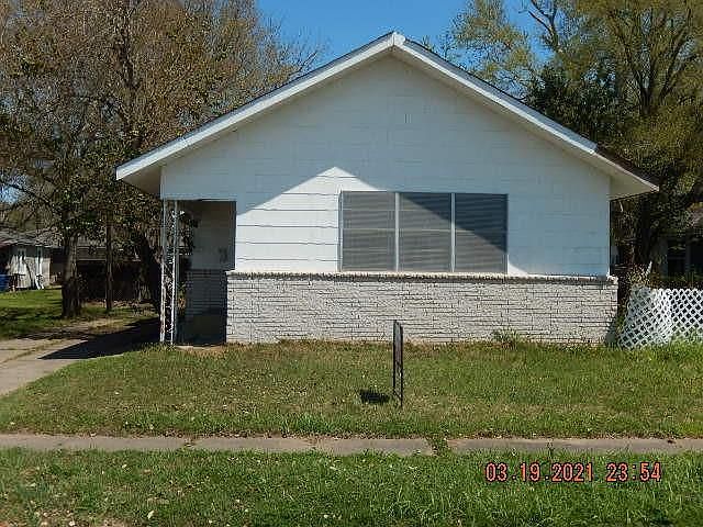 1st image of 316 E Post Office St
