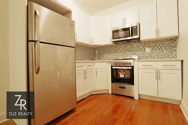 Rented by Zuz Realty | media 12