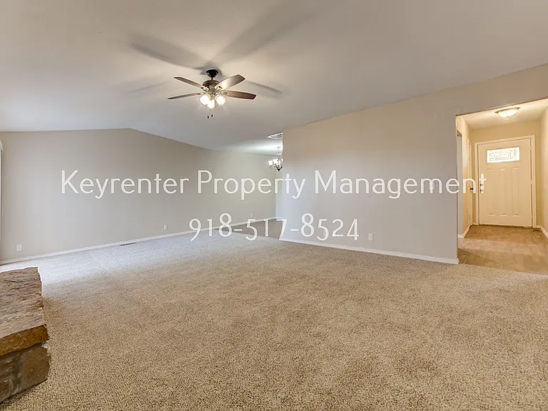 S 79th E Ave Duplex — Photo 34