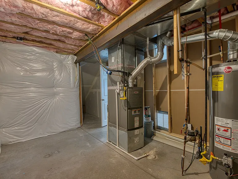 8265 Hardwood Cir — Photo 42