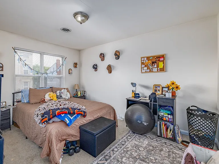 Walk to UC & UC Medical | 1BR/2BR Apartments — Photo 38